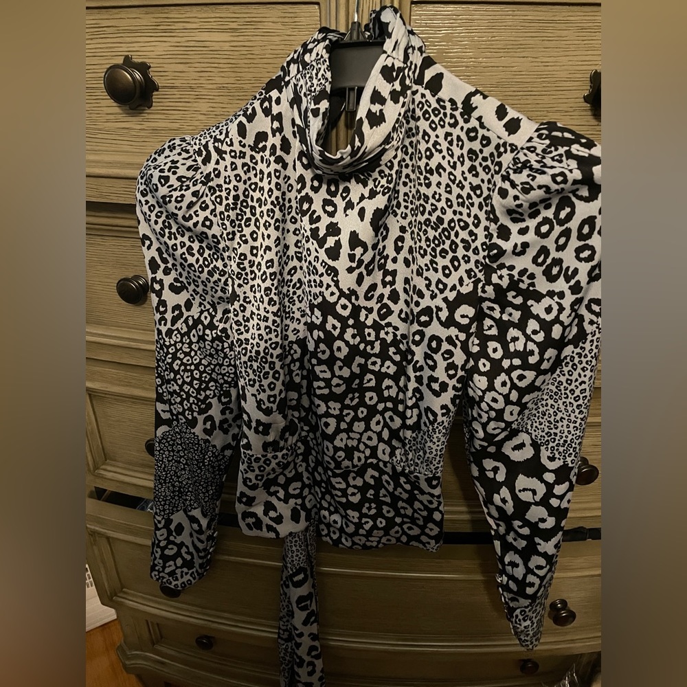NWT Elan blouse